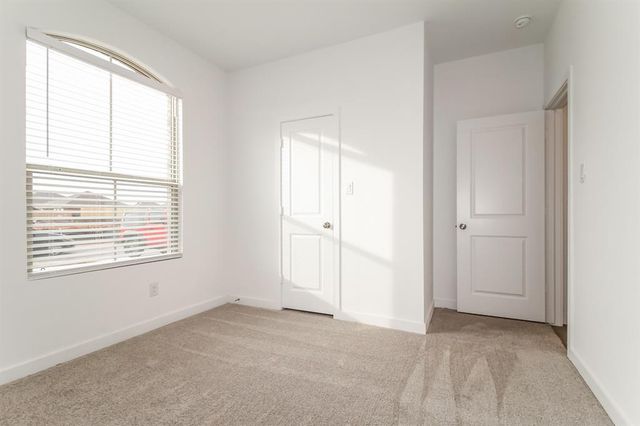 1908 Ponderosa Pine Lane, Mustang, OK 73128