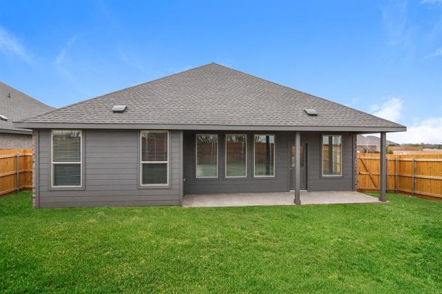 1908 Ponderosa Pine Lane, Mustang, OK 73128