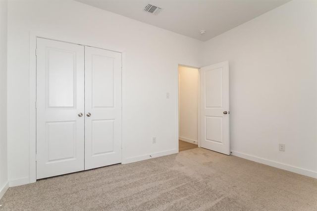 1908 Ponderosa Pine Lane, Mustang, OK 73128