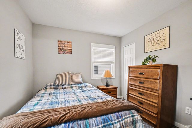 1009 Somerset Avenue, Mishawaka, IN 46544