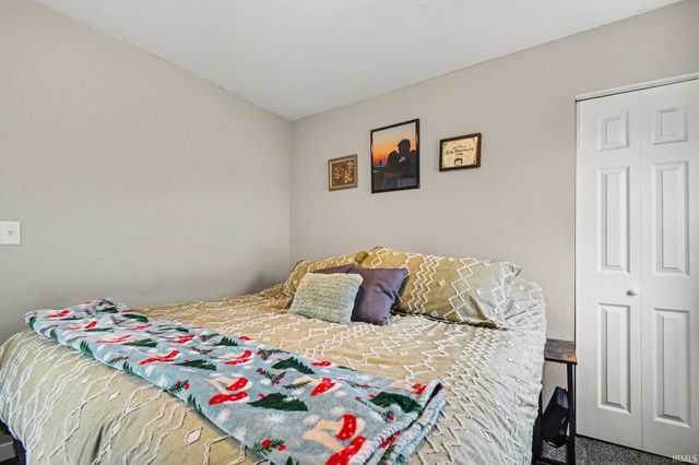 1009 Somerset Avenue, Mishawaka, IN 46544