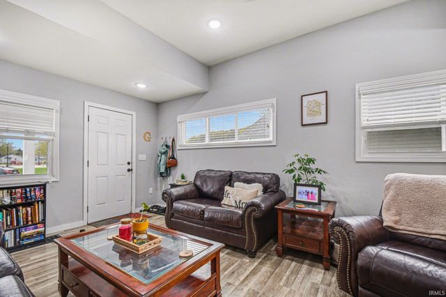 1009 Somerset Avenue, Mishawaka, IN 46544