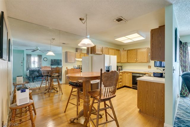 2556 Paradise Village Way, Las Vegas, NV 89120