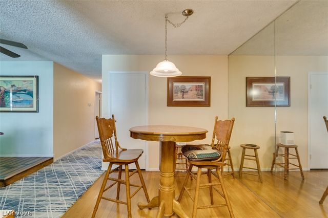 2556 Paradise Village Way, Las Vegas, NV 89120