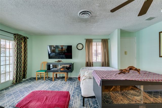 2556 Paradise Village Way, Las Vegas, NV 89120