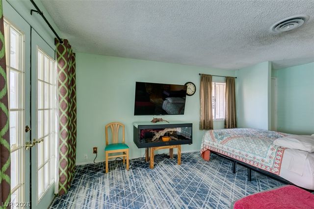 2556 Paradise Village Way, Las Vegas, NV 89120