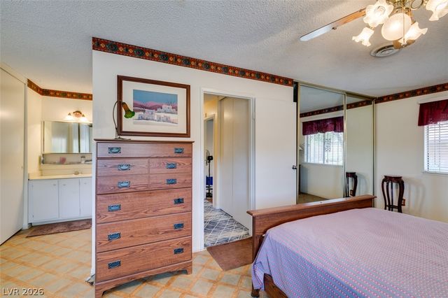 2556 Paradise Village Way, Las Vegas, NV 89120