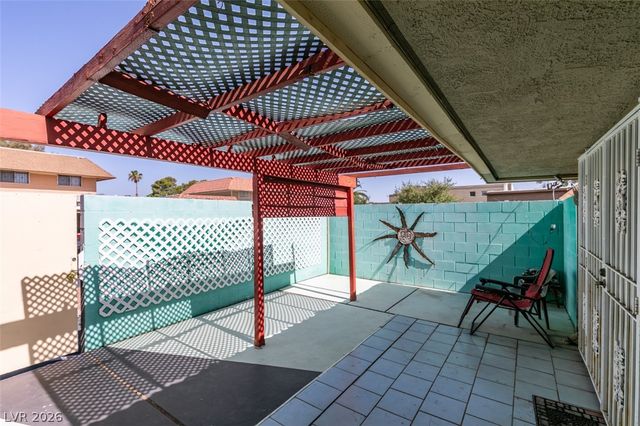 2556 Paradise Village Way, Las Vegas, NV 89120
