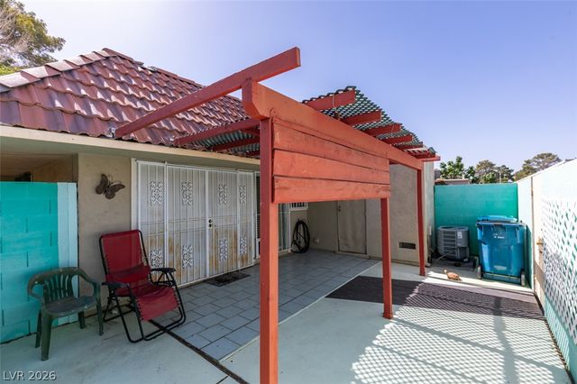 2556 Paradise Village Way, Las Vegas, NV 89120