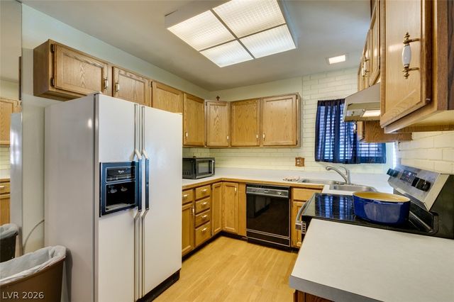 2556 Paradise Village Way, Las Vegas, NV 89120