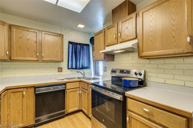 2556 Paradise Village Way, Las Vegas, NV 89120