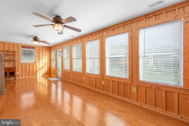 728 MARSHALL AVE, Colonial Beach, VA 22443