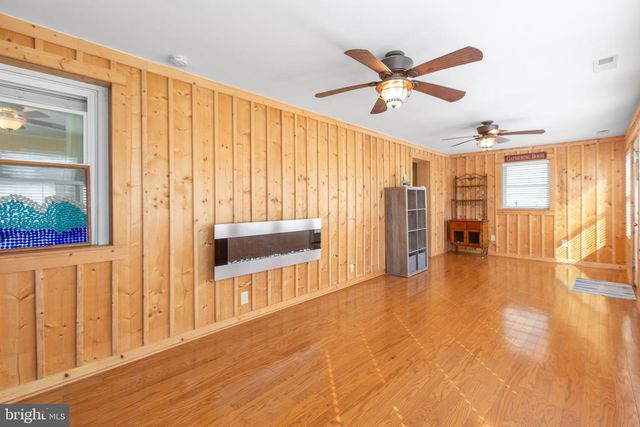 728 MARSHALL AVE, Colonial Beach, VA 22443