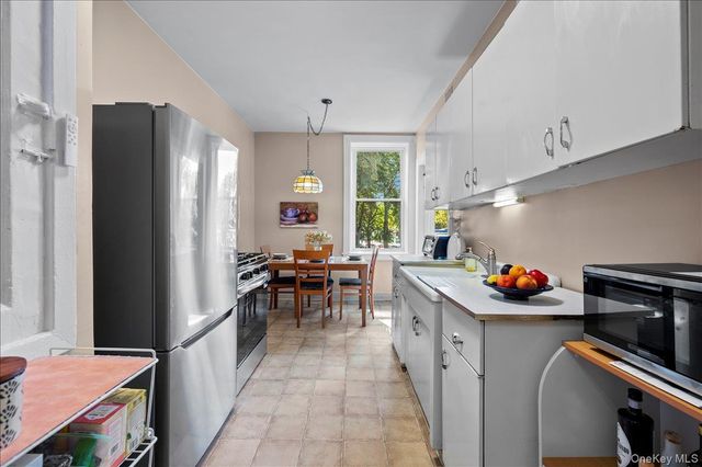 445 Gramatan Avenue HB2, Mount Vernon, NY 10552