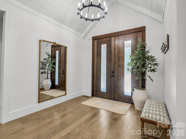 8 Lakeview Drive, Fairview, NC 28730