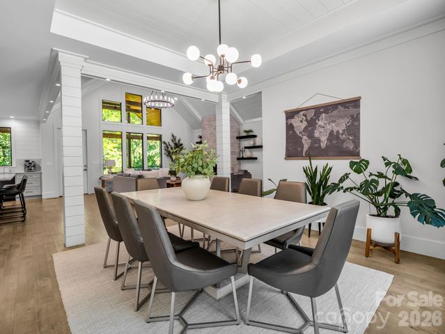 8 Lakeview Drive, Fairview, NC 28730