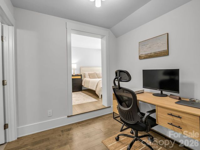 8 Lakeview Drive, Fairview, NC 28730