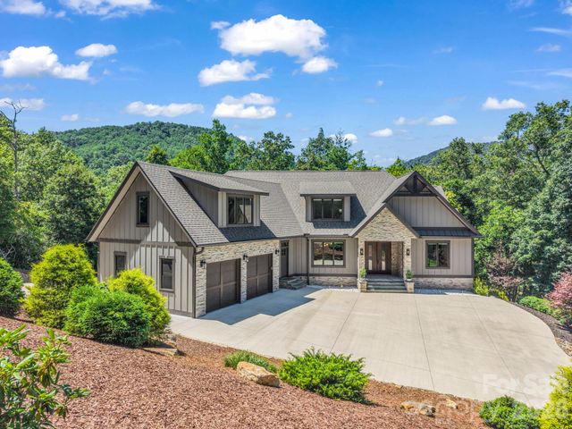 8 Lakeview Drive, Fairview, NC 28730