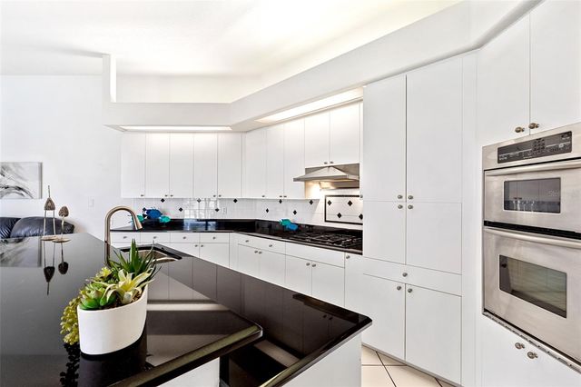 8732 54TH AVENUE E, Bradenton, FL 34211