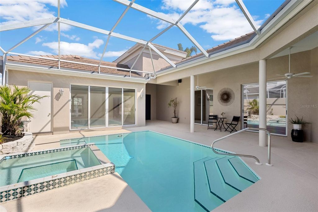 Image 14 of property listing at 8732 54TH AVENUE E, Bradenton, FL 34211