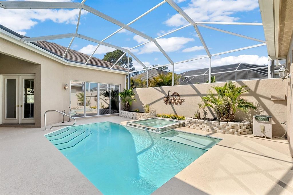 Image 16 of property listing at 8732 54TH AVENUE E, Bradenton, FL 34211