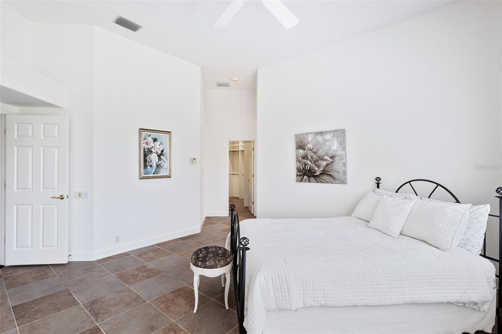 Image 36 of property listing at 8732 54TH AVENUE E, Bradenton, FL 34211