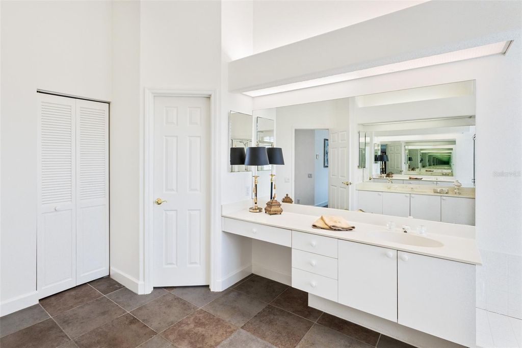 Image 40 of property listing at 8732 54TH AVENUE E, Bradenton, FL 34211