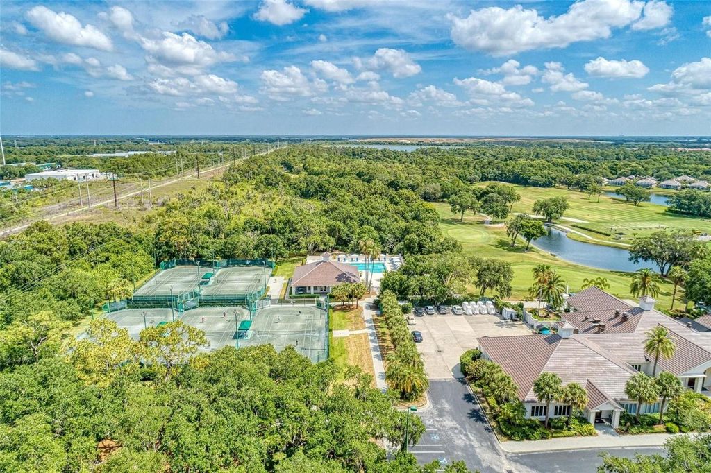 Image 77 of property listing at 8732 54TH AVENUE E, Bradenton, FL 34211