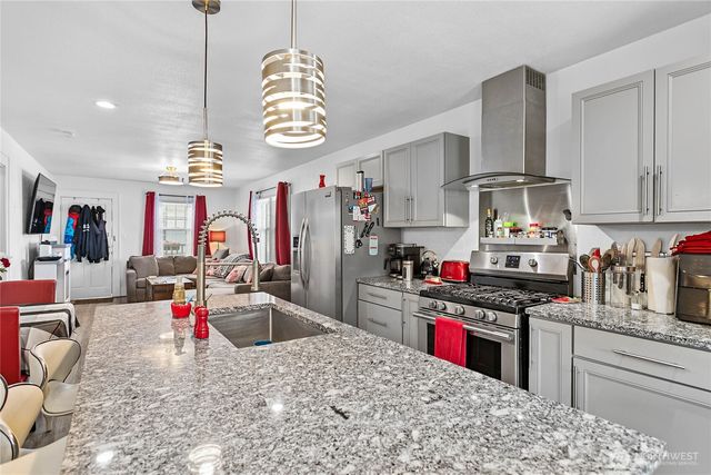 1404 S 2nd Street, Mount Vernon, WA 98273