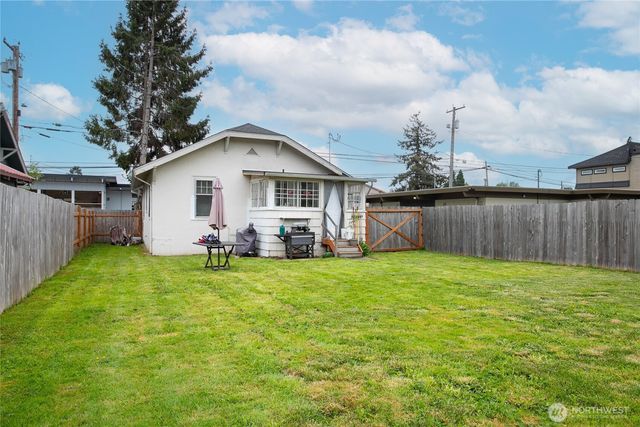 1404 S 2nd Street, Mount Vernon, WA 98273