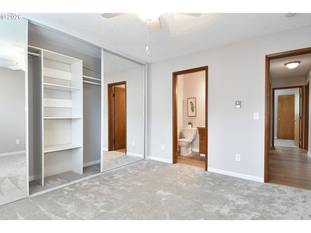 1514 Ne HOGAN Dr, Gresham, OR 97030