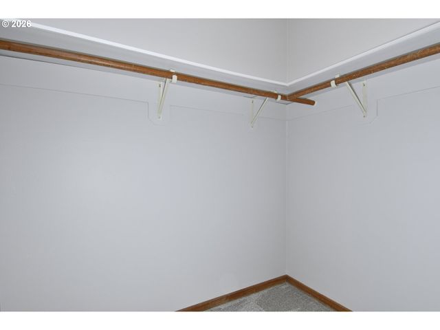 1514 Ne HOGAN Dr, Gresham, OR 97030