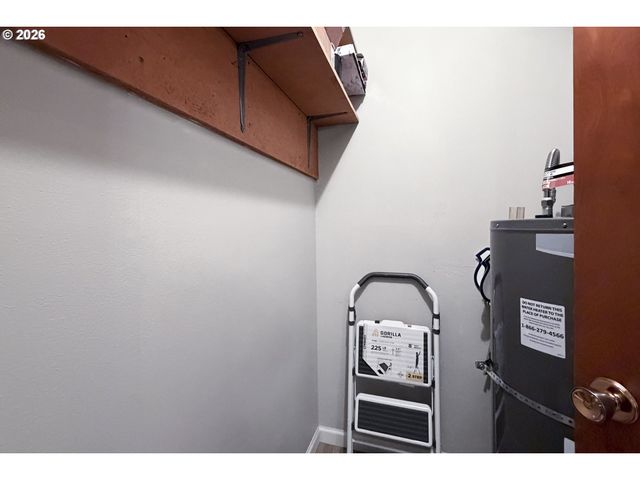 1514 Ne HOGAN Dr, Gresham, OR 97030