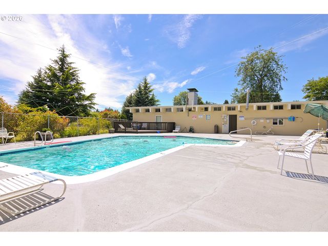 1514 Ne HOGAN Dr, Gresham, OR 97030