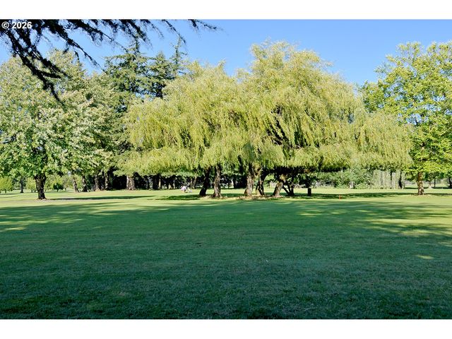 1514 Ne HOGAN Dr, Gresham, OR 97030