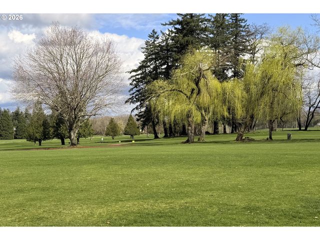 1514 Ne HOGAN Dr, Gresham, OR 97030