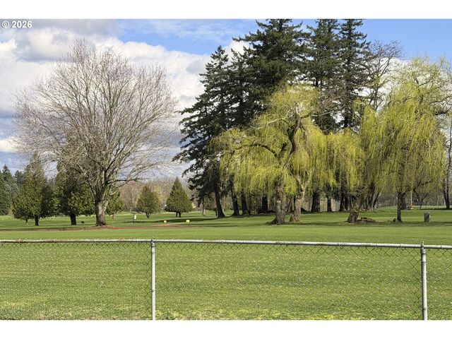 1514 Ne HOGAN Dr, Gresham, OR 97030