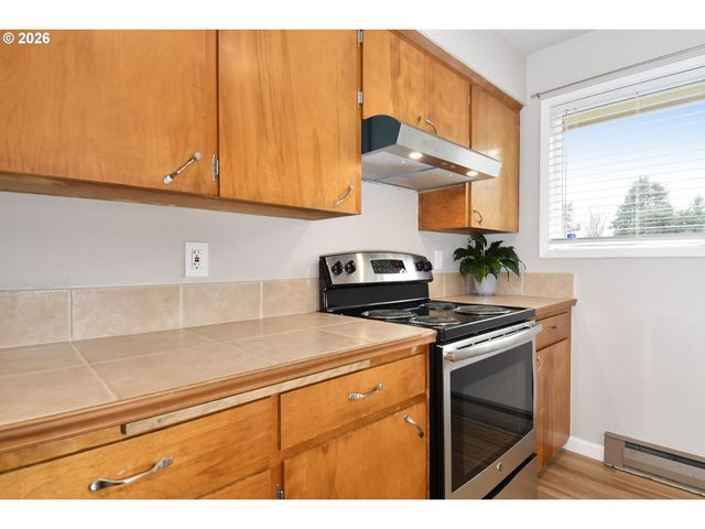 1514 Ne HOGAN Dr, Gresham, OR 97030