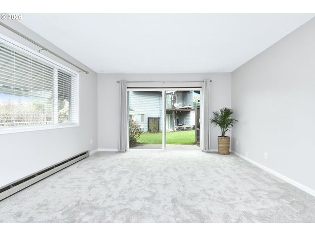 1514 Ne HOGAN Dr, Gresham, OR 97030