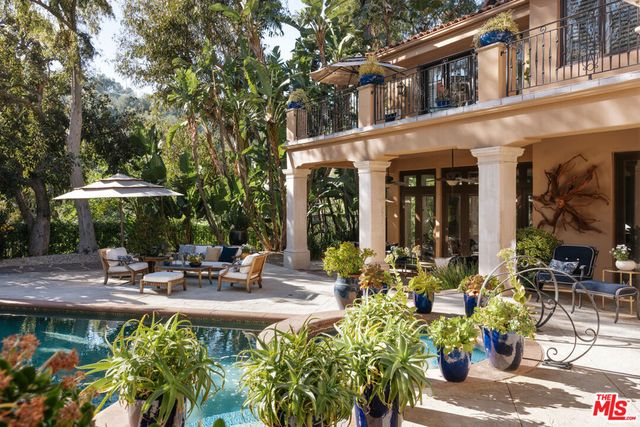 2700 Benedict Canyon Drive, Beverly Hills, CA 90210