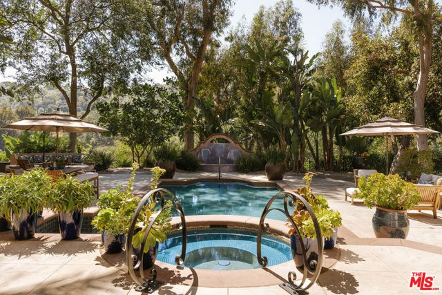 2700 Benedict Canyon Drive, Beverly Hills, CA 90210