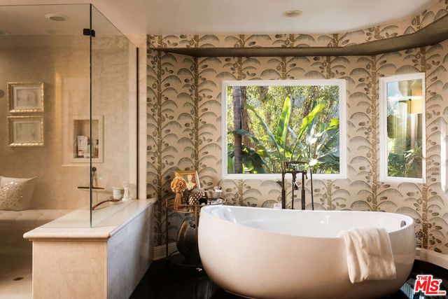 2700 Benedict Canyon Drive, Beverly Hills, CA 90210