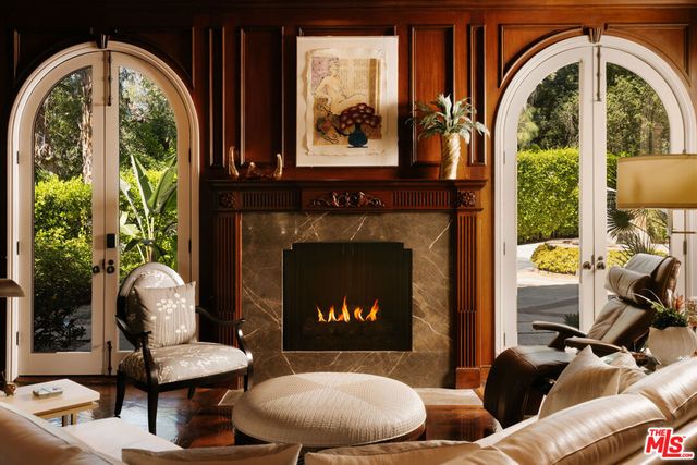 2700 Benedict Canyon Drive, Beverly Hills, CA 90210