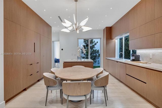 470 S Shore Dr, Miami Beach, FL 33141