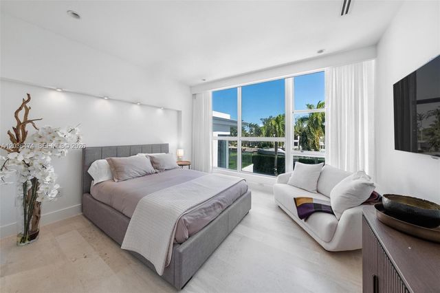 470 S Shore Dr, Miami Beach, FL 33141