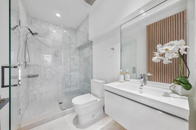 470 S Shore Dr, Miami Beach, FL 33141