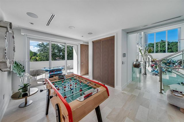 470 S Shore Dr, Miami Beach, FL 33141