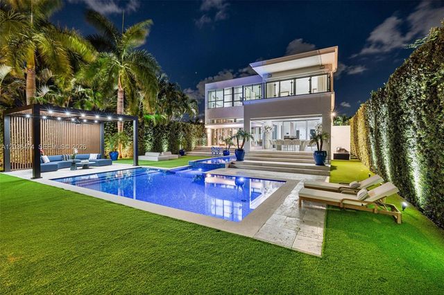 470 S Shore Dr, Miami Beach, FL 33141