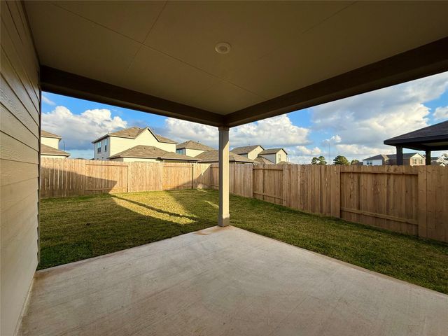 3931 Flora Field Drive, Brookshire, TX 77423