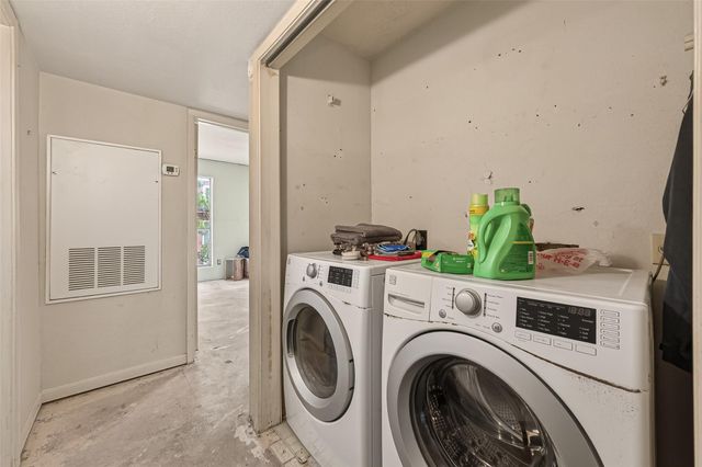 101 Stratford 104, Houston, TX 77006